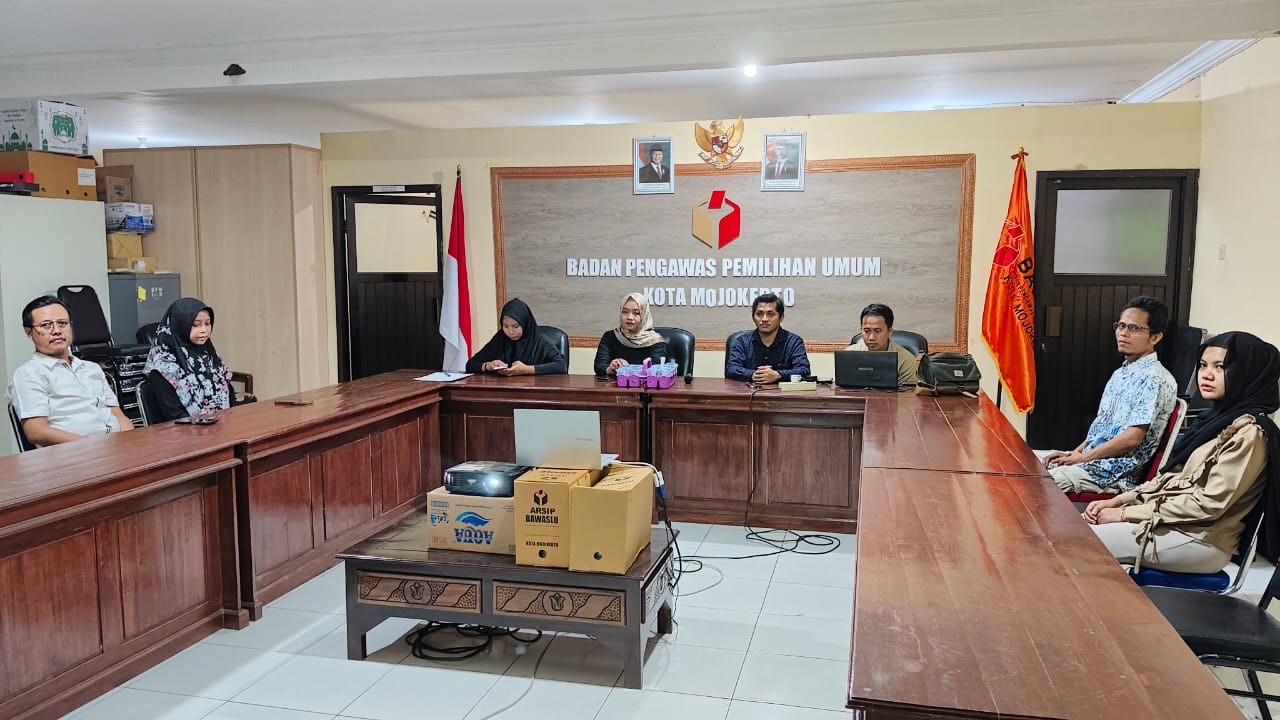 Kerja di Bawaslu Memperkuat Negara di Bidang Demokrasi