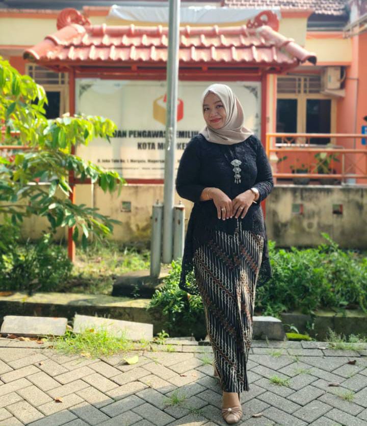 Selasa Berkebaya : Bawaslu Se-Jawa Timur Jaga Spirit Warisan Masa Lalu