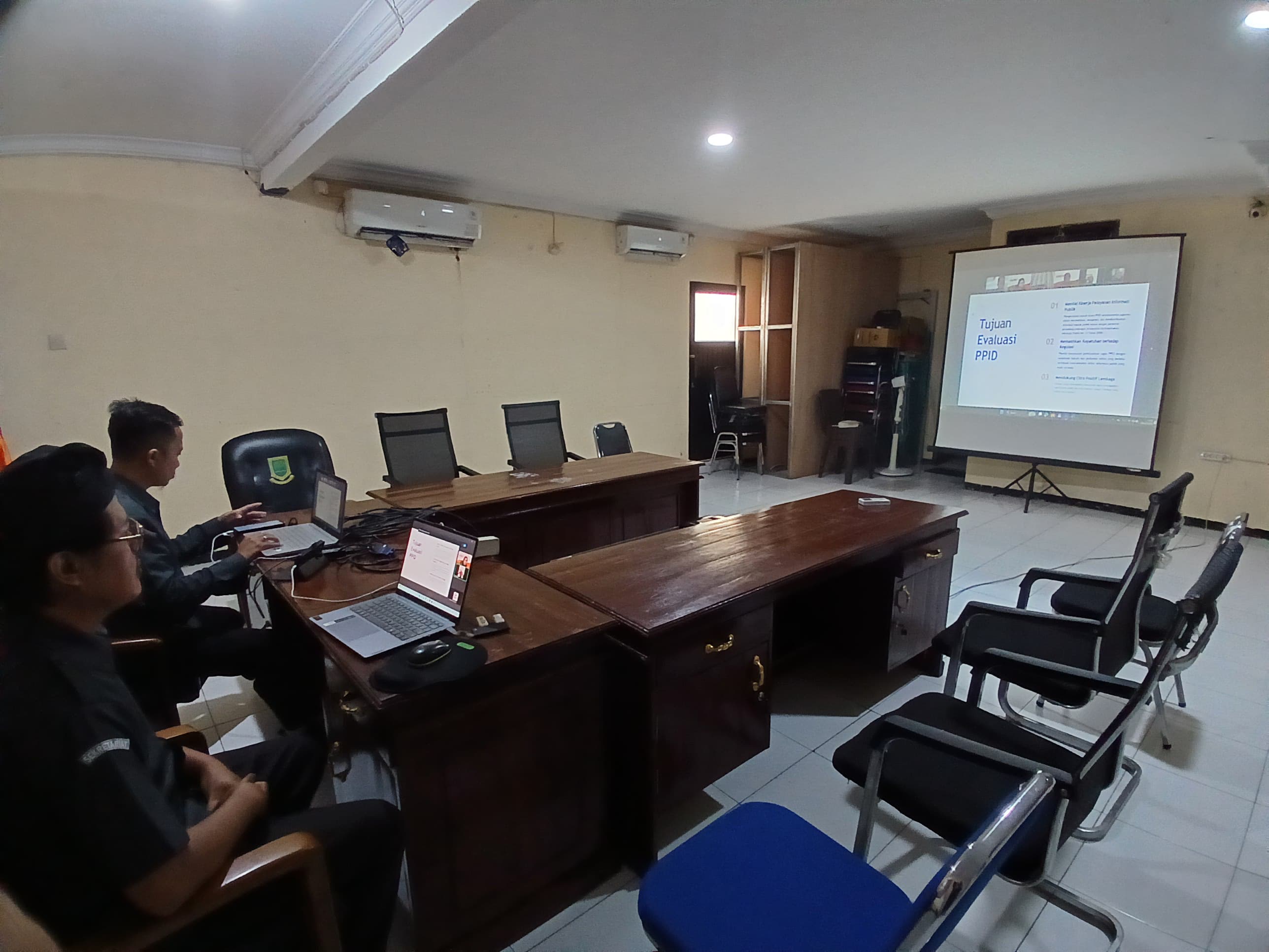 Cangkrukan Demokrasi Seri 4: Bawaslu Jatim Tegaskan Peran Humas dan Keterbukaan Informasi