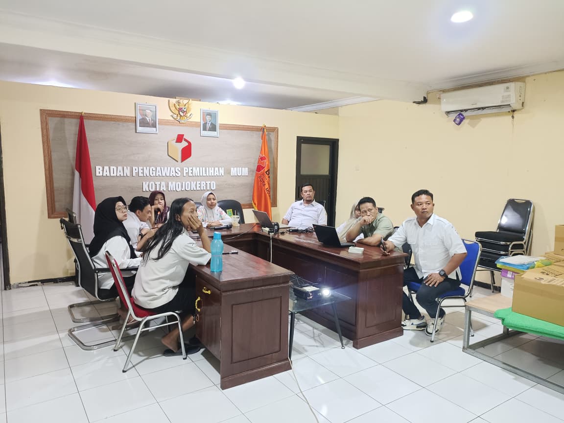 Perkuat Pengelolaan Persuratan, Bawaslu Kota Mojokerto Rapat Sosialisasi Srikandi