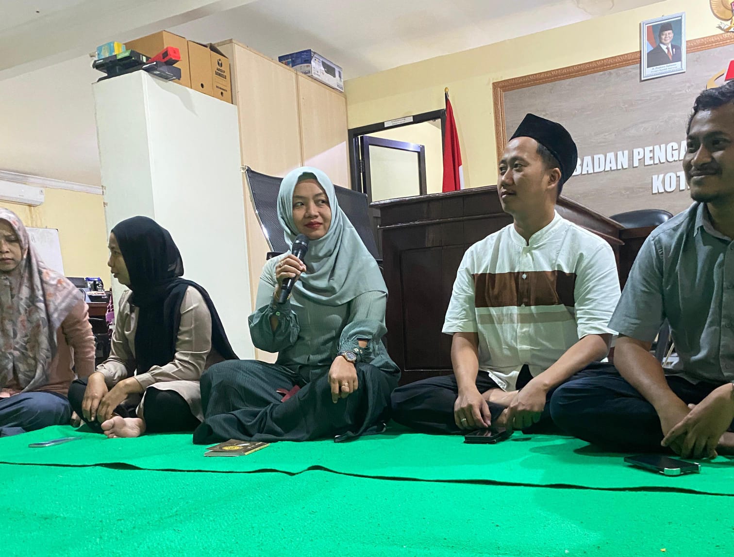 Seimbangkan Jasmani dan Rohani, Bawaslu Kota Mojokerto "Charge" Energi Melalui Doa dan Tausiah