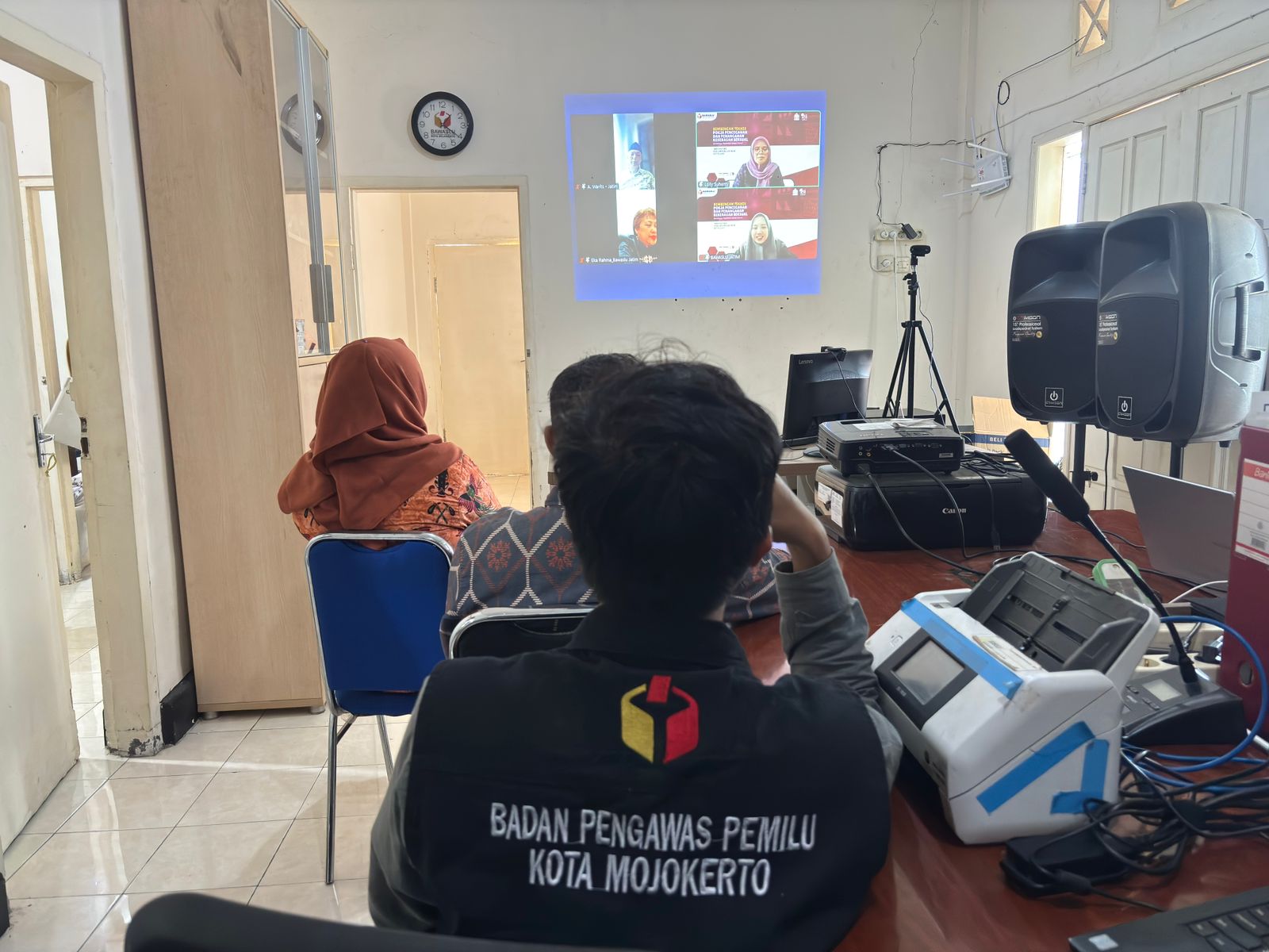 Lolly Suhenty Puji Bawaslu Jatim: Konsisten Bangun Ekosistem Kerja Aman dan Anti-Retaliasi