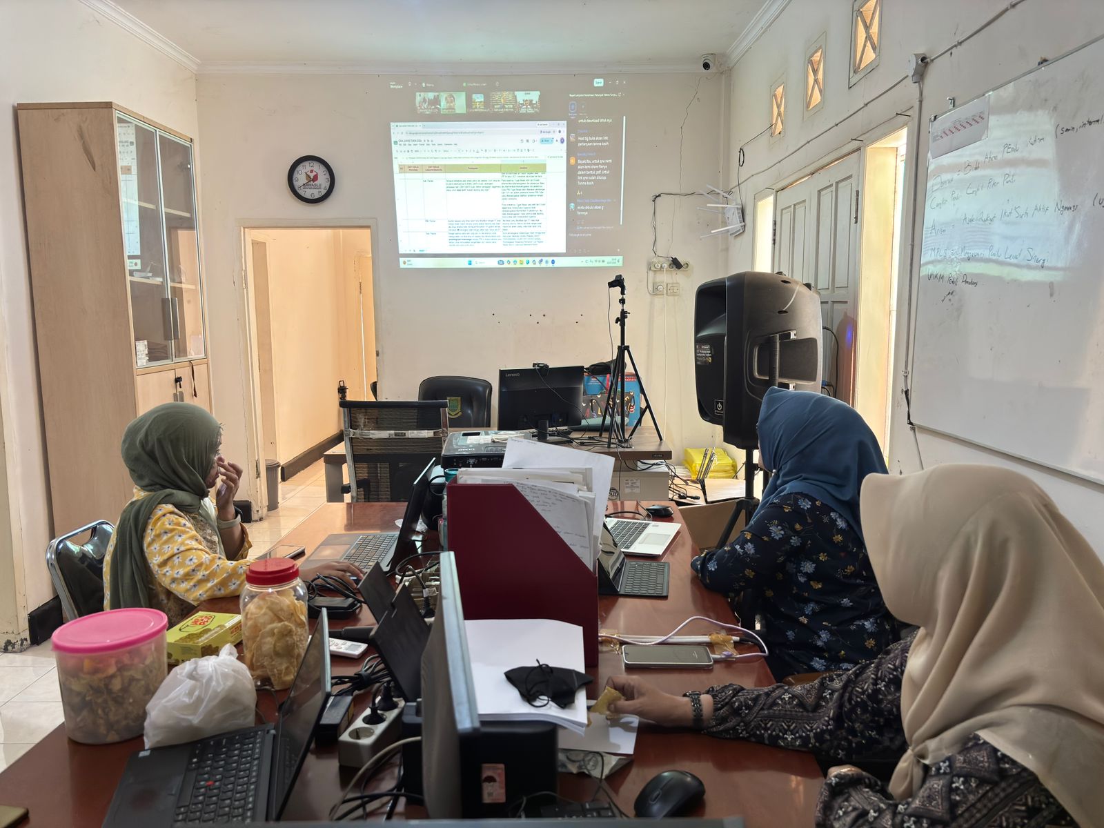 Pedomani Regulasi Kepegawaian, Bawaslu Kota Mojokerto Ikuti Rapat Panduan Hak Cuti ASN dari Bawaslu Jatim