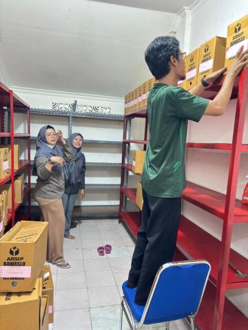 Bawaslu Kota Mojokerto Lakukan Penataan Arsip