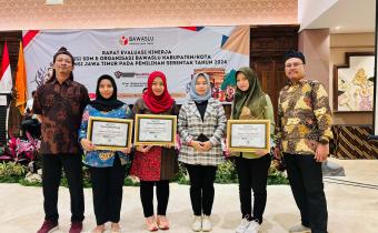 Bawaslu Kota Mojokerto Raih 3 Penghargaan
