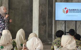 Bawaslu Kota Mojokerto Sosialisasi Pendidikan Demokrasi di MAN Kota Mojokerto