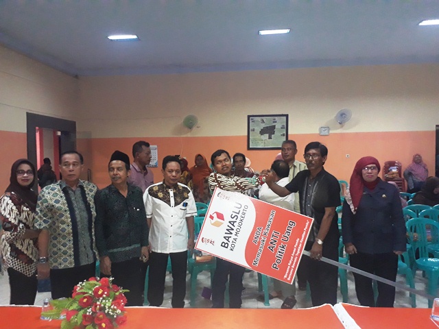 Sosialisasi Kelurahan Anti Politik Uang di Kelurahan Kedundung (16/12/2019).